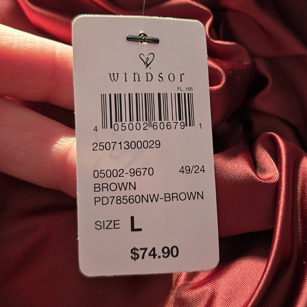 Windsor Jelene Cold-Shoulder Mermaid Satin Formal Dress - Picture 7 of 9